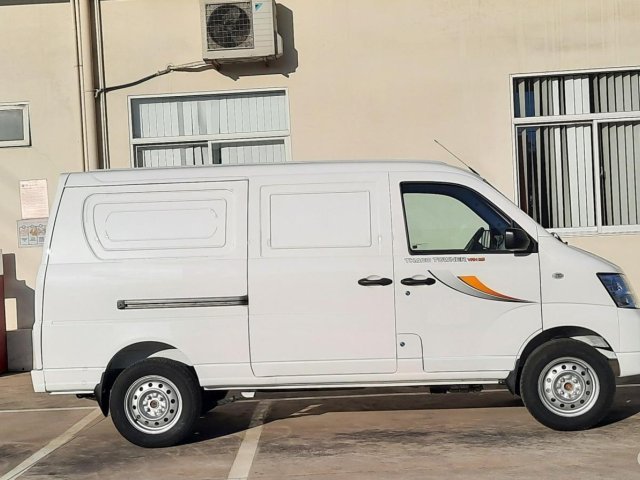 Xe tải Van 2 chỗ ngồi tải 945kg giải pháp di chuyển 24/24 trong thành phố1