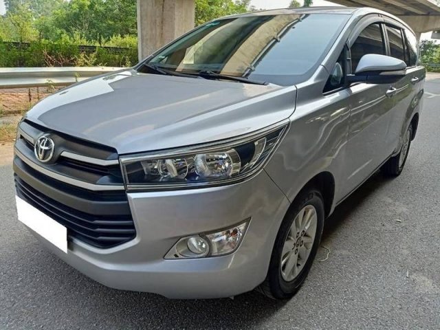 Bán Toyota Innova 2.0E năm sản xuất 2017, màu bạc, nhập khẩu nguyên chiếc