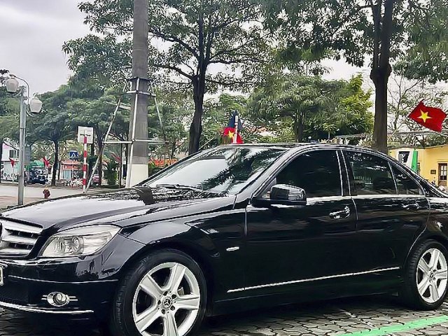 Cần bán Mercedes C300 AMG sản xuất năm 2010, màu đen giá cạnh tranh0