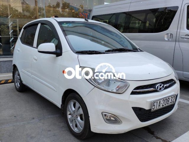 Bán Hyundai Grand i10 1.2AT sản xuất năm 2011, màu trắng, nhập khẩu 0