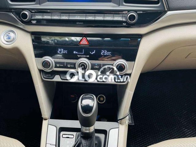 Bán ô tô Hyundai Elantra GLS 1.8AT năm sản xuất 2020, màu đen3