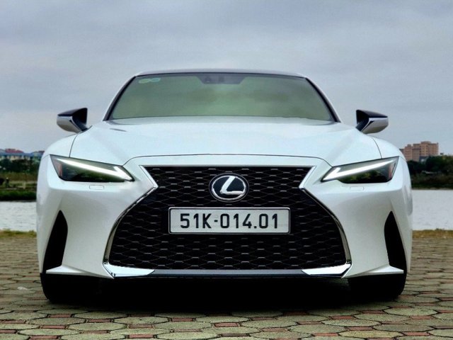 Bán xe Lexus IS 300 sản xuất 2021, màu trắng, nhập khẩu