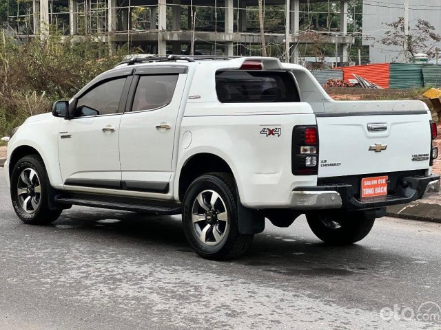 Cần bán lại xe Chevrolet Colorado 2.8 L 4x4 AT năm 2016, màu trắng, nhập khẩu còn mới