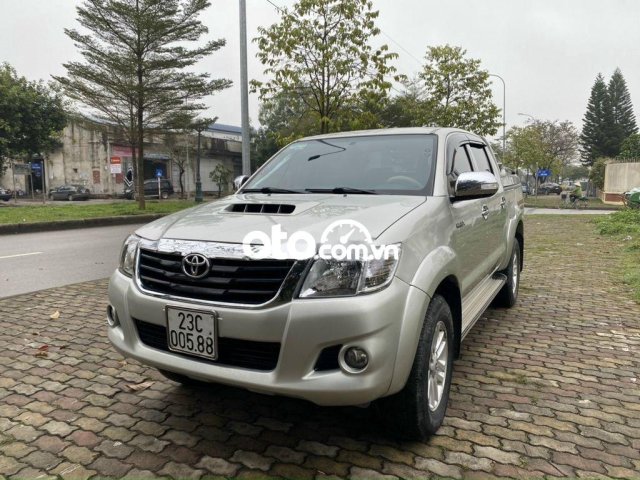 Xe Toyota Hilux 2.5E MT 2013, màu bạc, nhập khẩu, 420 triệu0