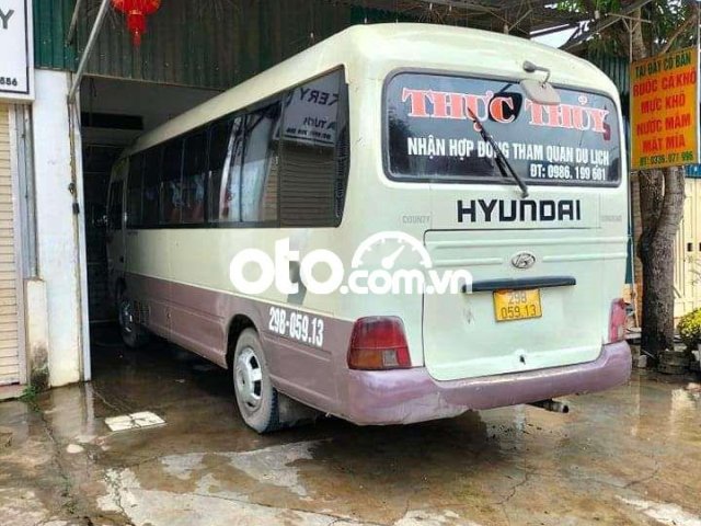 Cần bán xe Hyundai County sản xuất năm 2004, nhập khẩu nguyên chiếc