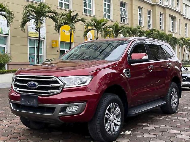 Cần bán gấp Ford Everest Trend 2.0L 4x2 AT năm 2018, màu đỏ, nhập khẩu nguyên chiếc0