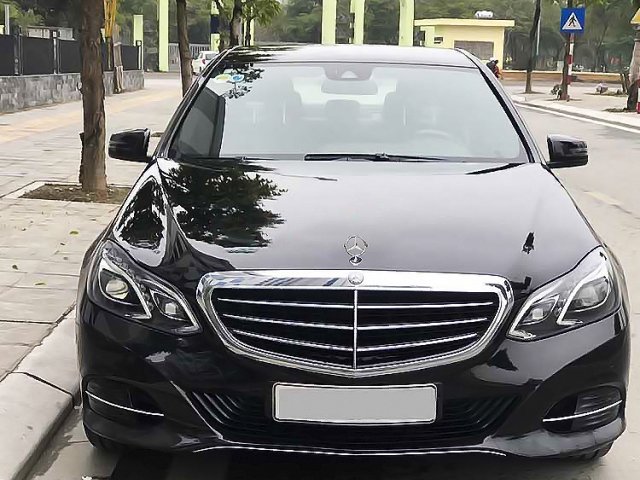 Cần bán lại xe Mercedes E200 năm sản xuất 2014, màu đen