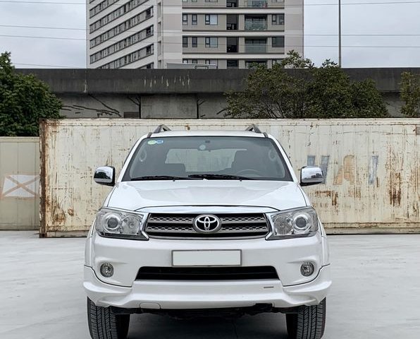  Compra y venta de Toyota Fortuner.  V 4X4 AT vale millones -