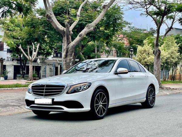 Mercedes C200 Exclusive 2022 giá xe lăn bánh trả góp khuyến mãi   Mercedes LuxuryVN