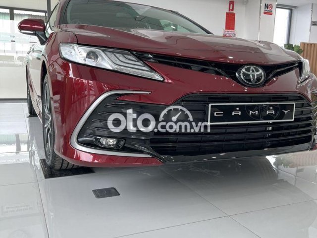 Bán ô tô Toyota Camry 2.0Q năm sản xuất 2022, màu đỏ, xe nhập