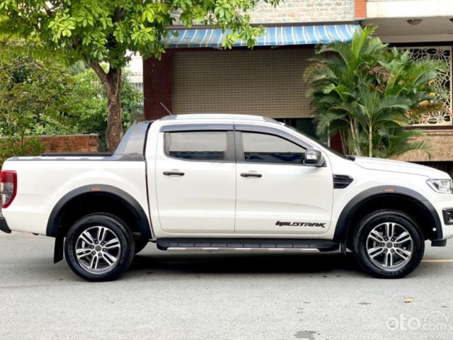 Cần bán lại xe Ford Ranger Wildtrak 4x2 sản xuất 2020, màu trắng, nhập khẩu 