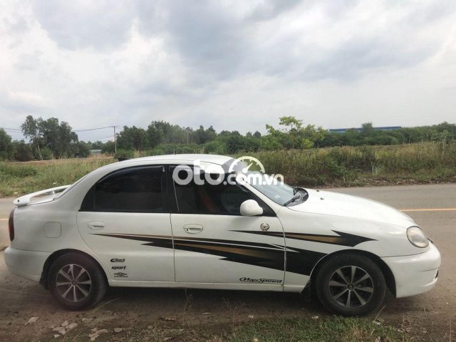 Bán ô tô Daewoo Lanos sản xuất 2001, màu trắng, giá chỉ 72 triệu