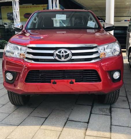 Cần bán Toyota Hilux G 4x4 MT sản xuất năm 2022, màu đỏ, nhập khẩu nguyên chiếc