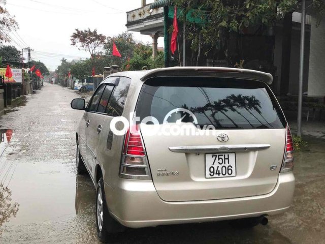 Cần bán Toyota Innova năm 2006, màu bạc, giá tốt0