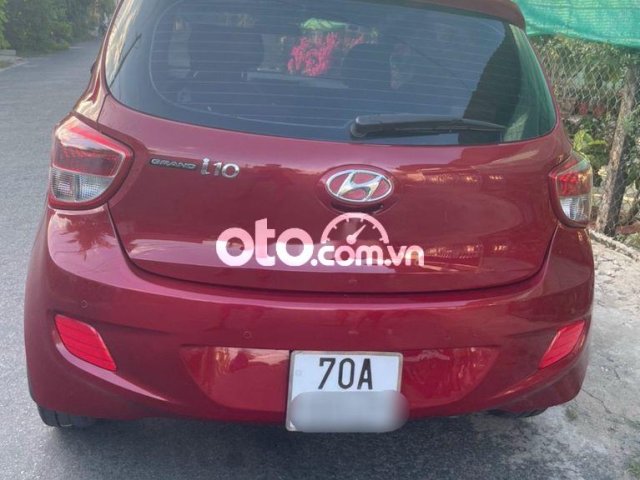 Bán Hyundai Grand i10 1.2AT sản xuất năm 2015, màu đỏ, xe nhập