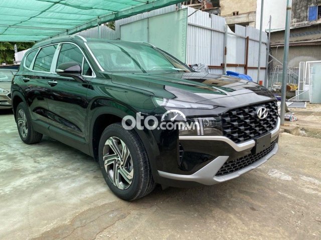 Bán Hyundai Santa Fe 2.5 xăng tiêu chuẩn năm sản xuất 2022, màu đen