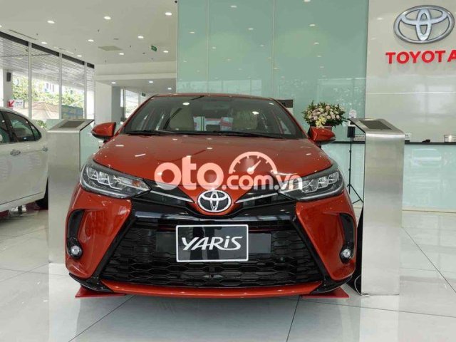 Cần bán xe Toyota Yaris 1.5G CVT sản xuất năm 2022, màu đỏ, xe nhập