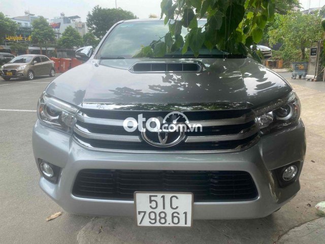 Bán Toyota Hilux 3.0 4x4 AT năm 2016, màu bạc, xe nhập chính chủ, giá tốt0