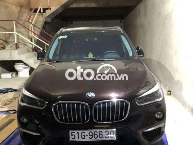 Bán BMW X1 sản xuất 2018, màu đen, xe nhập0
