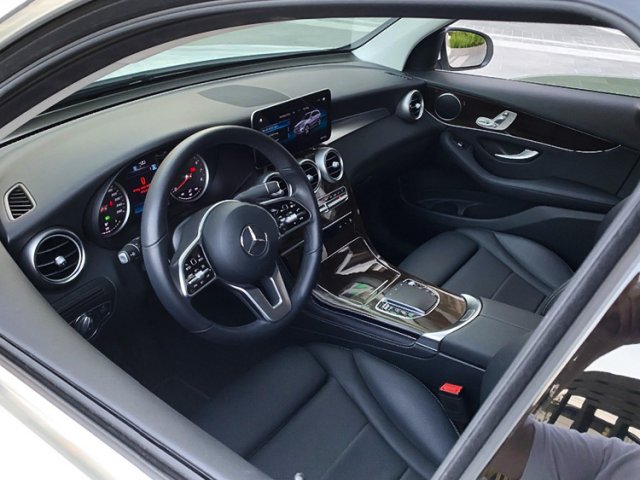 Bán ô tô Mercedes GLC 200 2.0 l4 năm sản xuất 2020, màu trắng như mới3