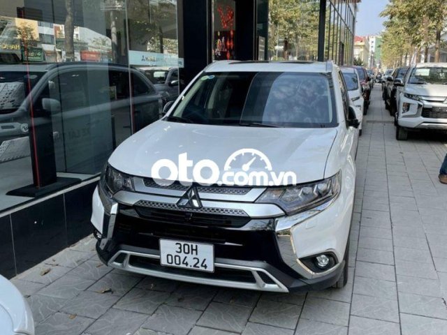 Cần bán Mitsubishi Outlander 2.0 CVT Demo năm 2021, màu trắng giá cạnh tranh