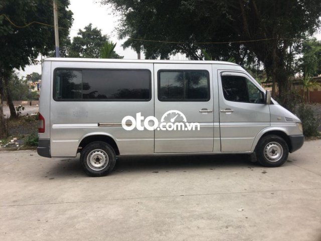 Cần bán gấp Mercedes Sprinter sản xuất 2011, màu bạc