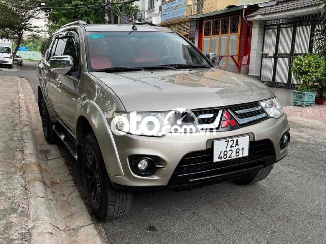 Bán Mitsubishi Pajero Sport D 4x4MT sản xuất năm 2014, màu bạc như mới