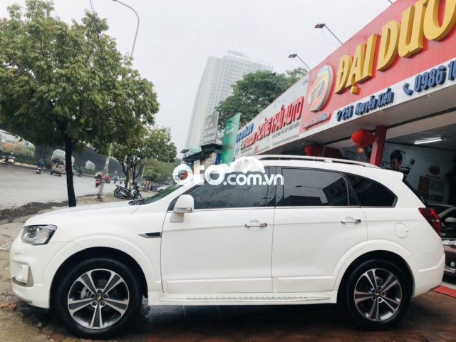 Bán Chevrolet Captiva sản xuất năm 2017, màu trắng, giá 565tr