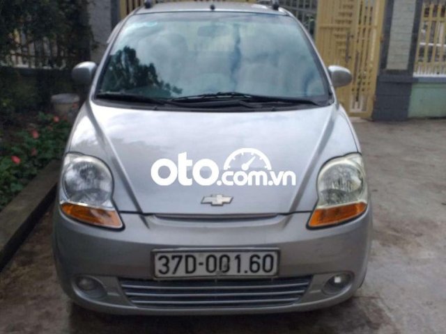 Cần bán lại xe Chevrolet Spark Van sản xuất năm 2011, màu bạc