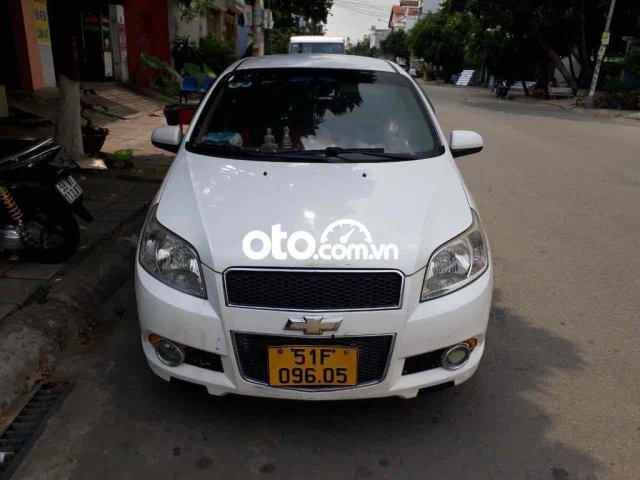 Cần bán xe Chevrolet Aveo MT sản xuất năm 2014, màu trắng, 195 triệu