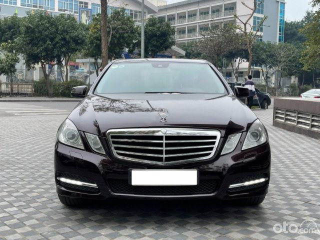 Bán Mercedes E250 năm sản xuất 2012, màu nâu, 699 triệu