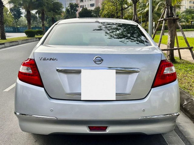 Bán Nissan Teana 2.0AT sản xuất 2010, màu bạc, xe nhập