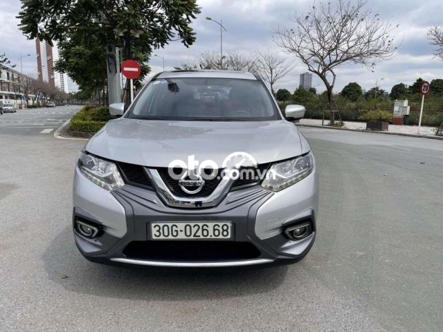 Bán ô tô Nissan X trail 2.0 SL 2WD sản xuất năm 2019, màu bạc, giá tốt