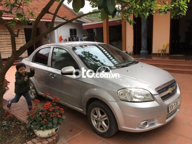 Bán xe Daewoo Gentra 1.5MT năm 2008, màu bạc, giá tốt