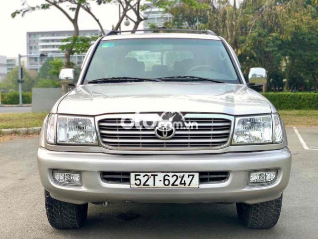 Bán xe Toyota Land Cruiser sản xuất 2002, màu bạc còn mới0