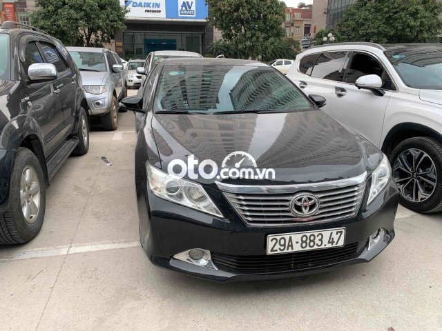 Bán Toyota Camry 2.5Q sản xuất năm 2013, màu đen, giá 650tr