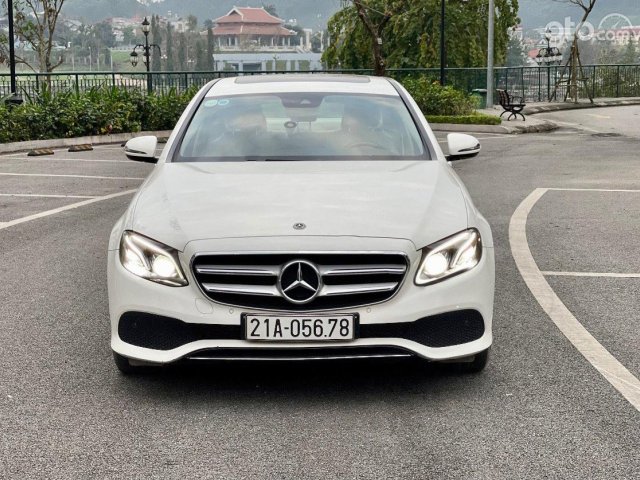 Cần bán xe Mercedes E250 năm sản xuất 2018, màu trắng