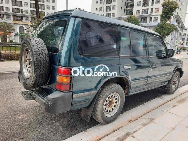 Bán Mitsubishi Pajero 2.4 sản xuất năm 2001, màu xanh lam còn mới