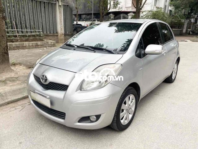 Xe Toyota Yaris sản xuất 2011, màu bạc, nhập khẩu, 330 triệu0