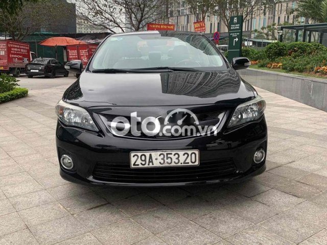 Xe Toyota Corolla Altis 2.0V năm sản xuất 2011, màu đen0