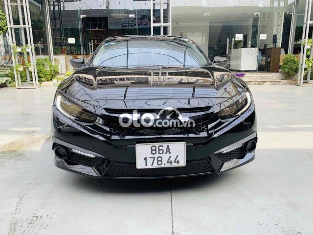 Bán Honda Civic 1.5 L sản xuất năm 2017, màu đen, xe nhập Thái0