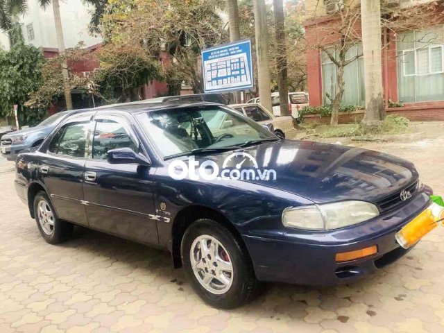 Bán Toyota Camry LE 2.5 sản xuất năm 1997, màu xanh lam, xe nhập, giá 215tr0