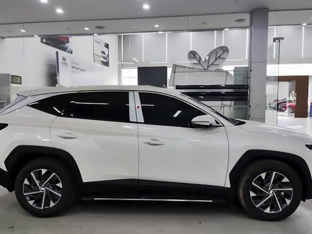 Bán Hyundai Tucson năm 2022, màu trắng