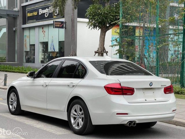 Bán BMW 320i sản xuất 2017, màu trắng, nhập khẩu