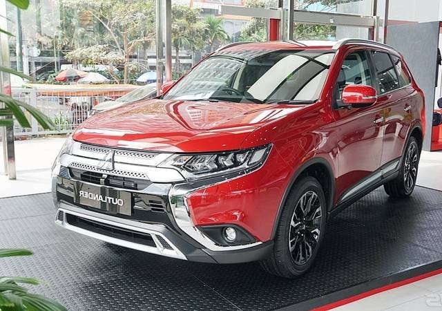 Bán xe Mitsubishi Outlander năm 2020, màu đỏ