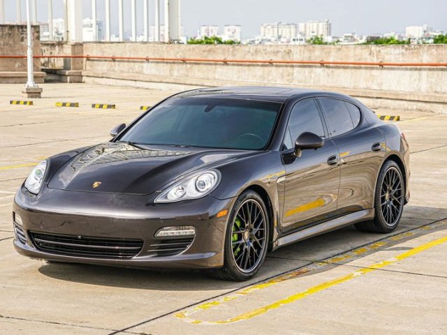 Porsche Panamera 2016 lắp camera hành trình nào cho phù hợp