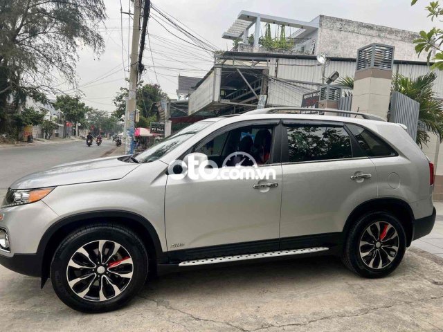 Xe Kia Sorento AT sản xuất 2014, màu xám, nhập khẩu nguyên chiếc còn mới