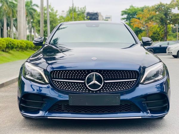 Bán Mercedes C300 AMG sản xuất năm 2020, màu xanh lam, nhập khẩu0