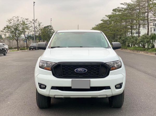 Bán xe Ford Ranger XLS 2.2 4x2 AT sản xuất 2021, màu trắng0