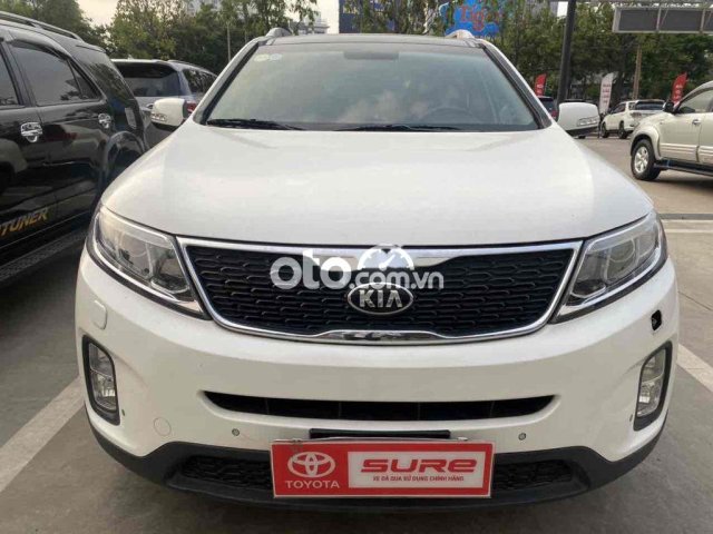 Bán Kia Sorento 2.4AT năm sản xuất 2015, màu trắng0